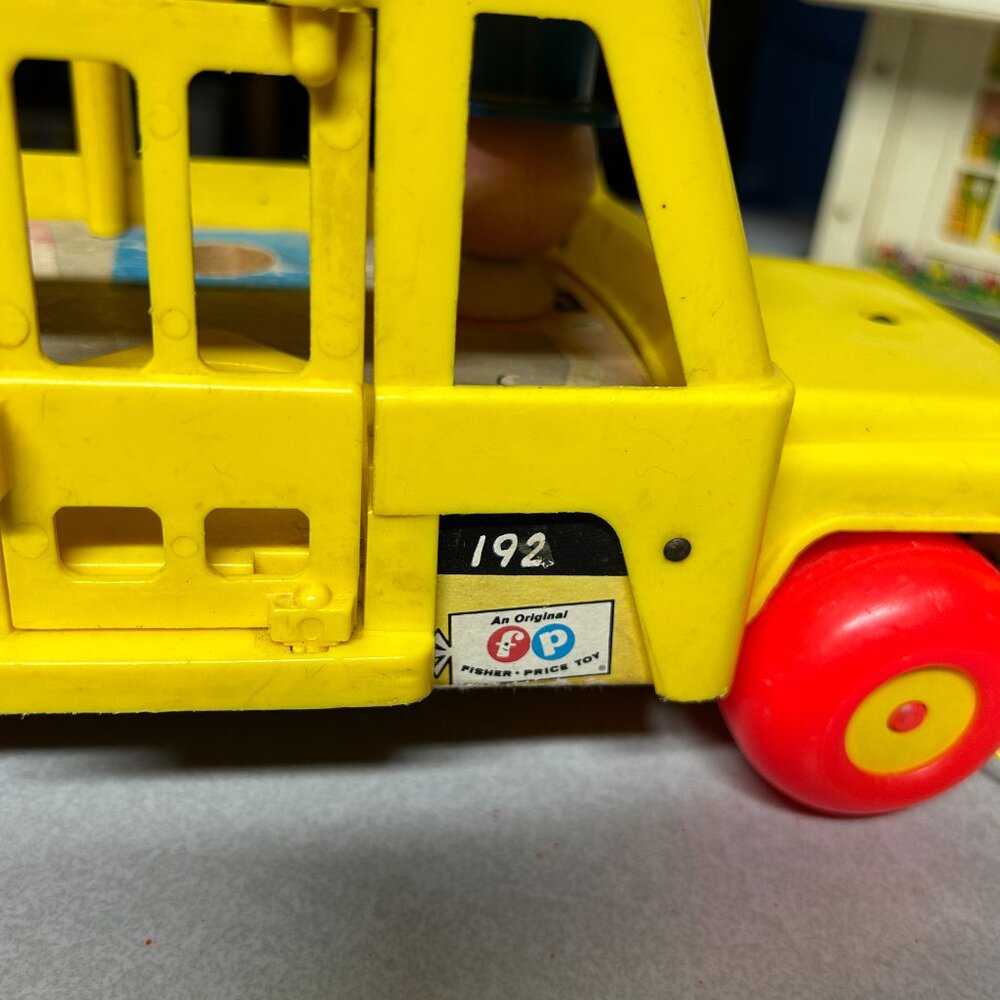 Vintage Fisher Price Little People Play Family School Bus Pull Toy #192 - Picture 2 of 9